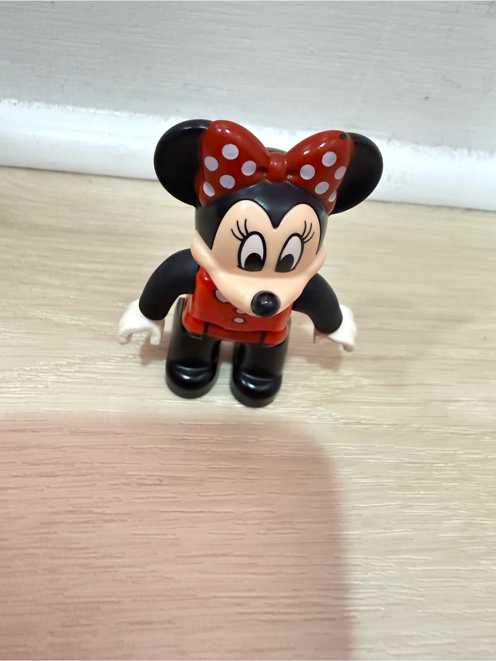 Minnie Mouse-Inspired Red Bow Kids Figure